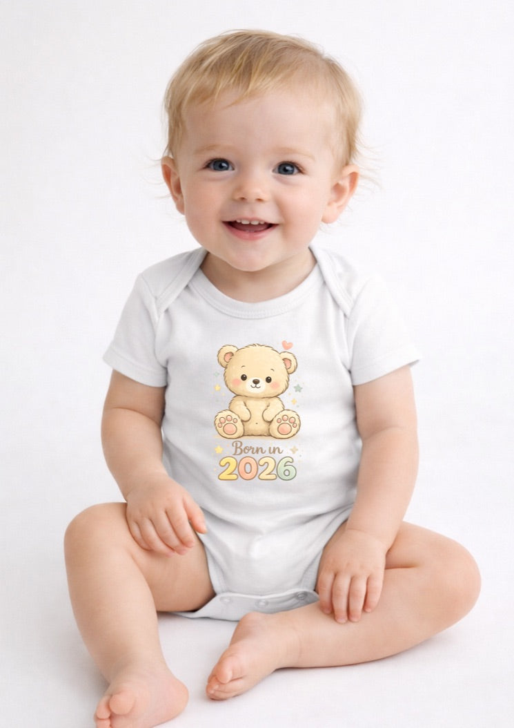 Born in 2026 Teddy Bear Baby Bodysuit – Cute Newborn Announcement Onesie, Neutral Baby Keepsake Outfit