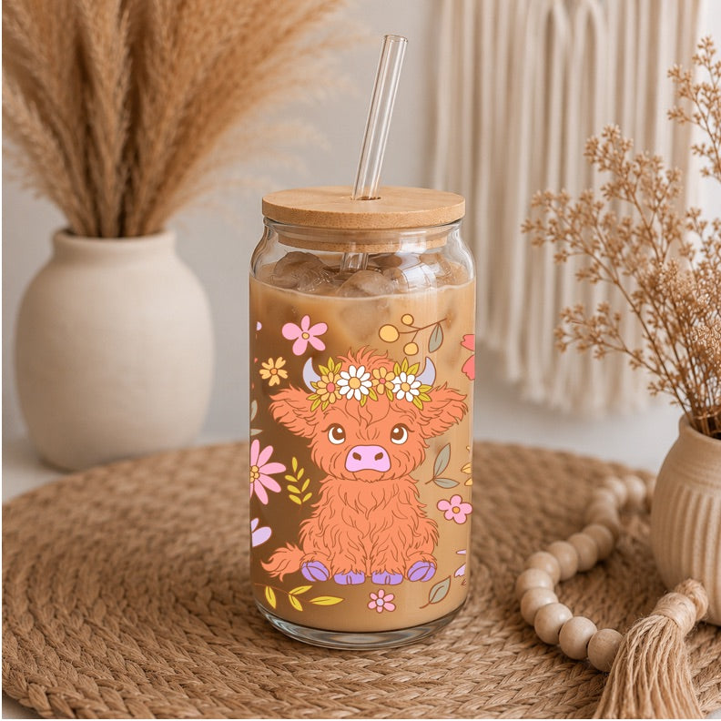 Cute Highland Cow Libbey Glass | 16oz Iced Coffee Glass | Floral Highland Cow Glass Can | Cottagecore Drink Cup | Bamboo Lid & Glass Straw |