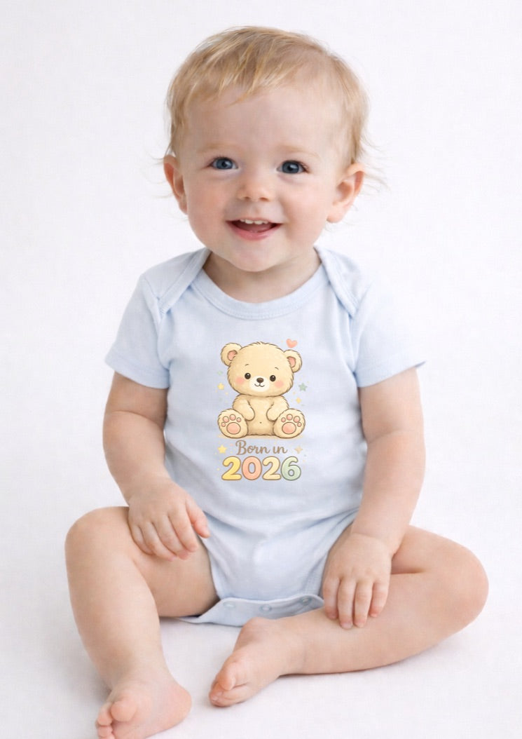 Born in 2026 Teddy Bear Baby Bodysuit – Cute Newborn Announcement Onesie, Neutral Baby Keepsake Outfit