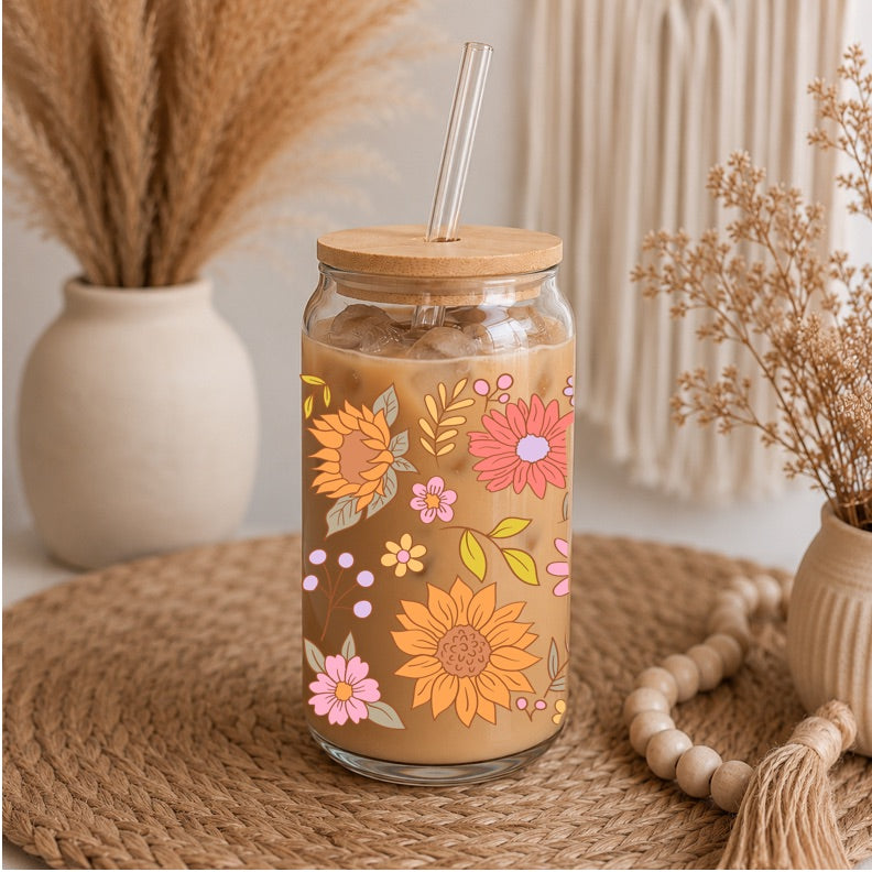 Cute Highland Cow Libbey Glass | 16oz Iced Coffee Glass | Floral Highland Cow Glass Can | Cottagecore Drink Cup | Bamboo Lid & Glass Straw |