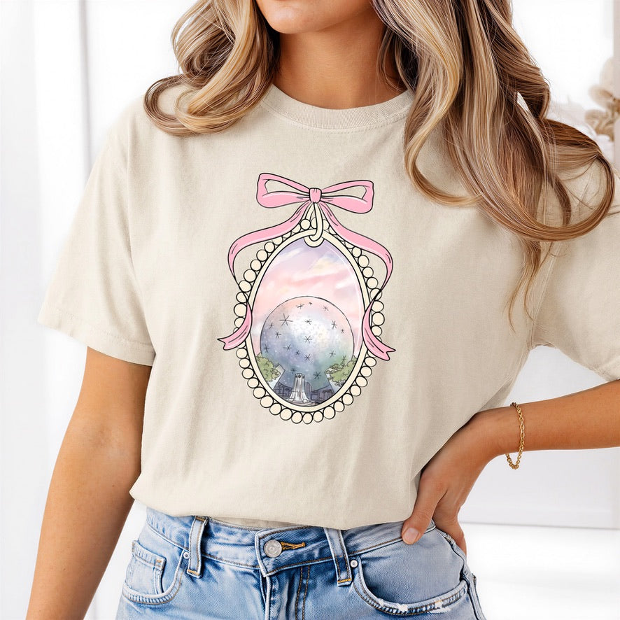 Epcot Disney T-shirt, Disney fashion, Disney clothes, Disney tops, Disney tee, Disney lover