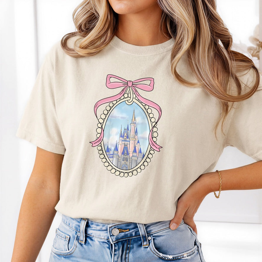 Magic Kingdom Disney T-shirt, Disney fashion, Disney clothes, Disney tops, Disney tee, Disney lover