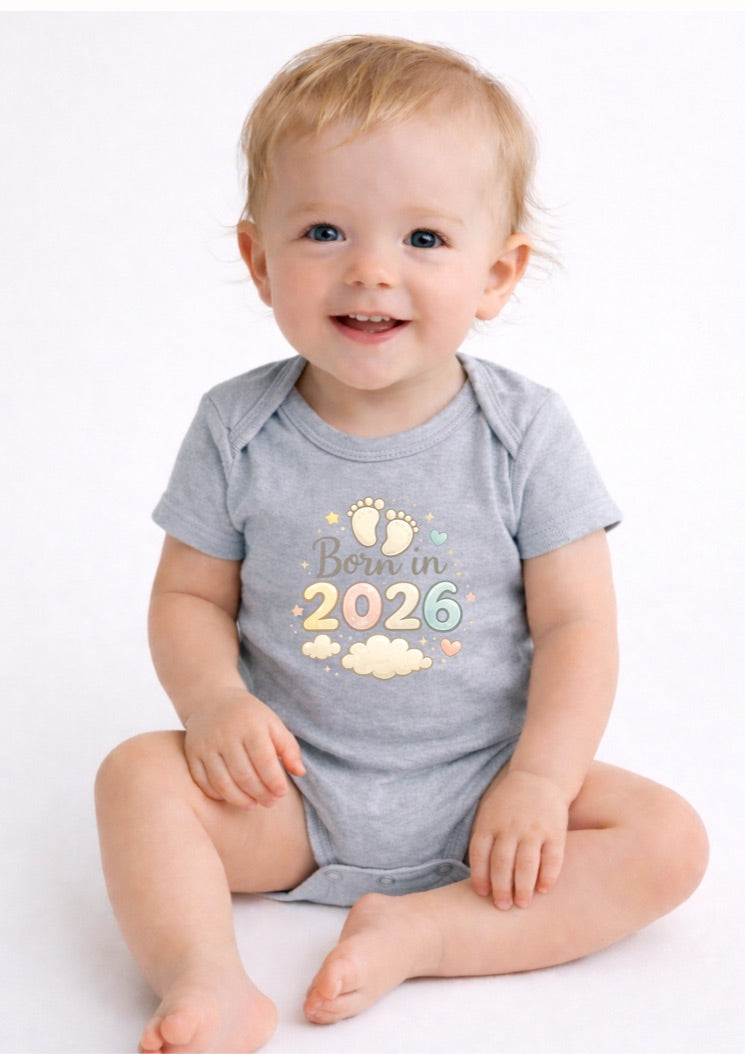 Born in 2026 Baby Bodysuit – Cute Newborn Announcement Onesie with Pastel Feet Design